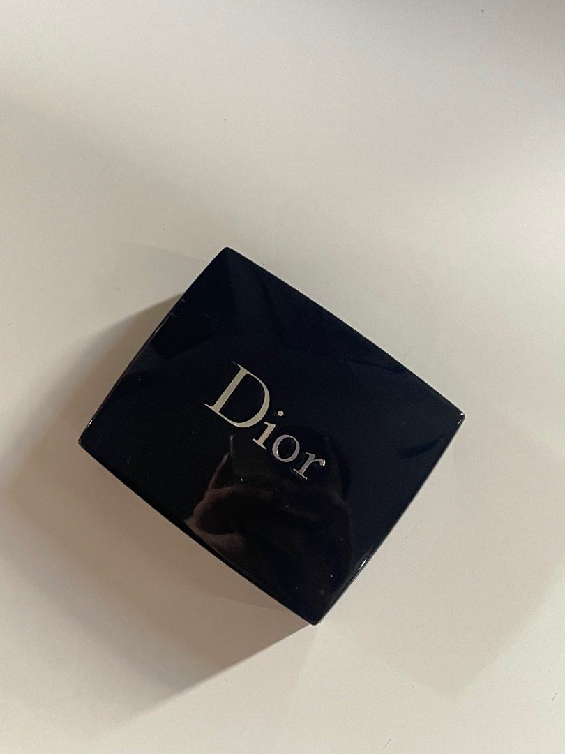 Authentic Dior 5 coleurs palette - Incognito 030 (Category: Makeup) located in Quezon City. Submitted by delladl (Listing ID 1223064919, Image 1). Description: Just tested/swatched one shade. A seductive palette of five rich, versatile eyeshadow colors. Allows you to create a multitude of makeup looks, from the simplest, to the most sophisticated, depending on your mood. The light, smooth texture is easy to apply, offering incomparable staying po