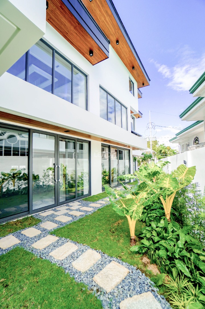Ayala Alabang Village Brand New 7 Bedroom Modern House and Lot in near