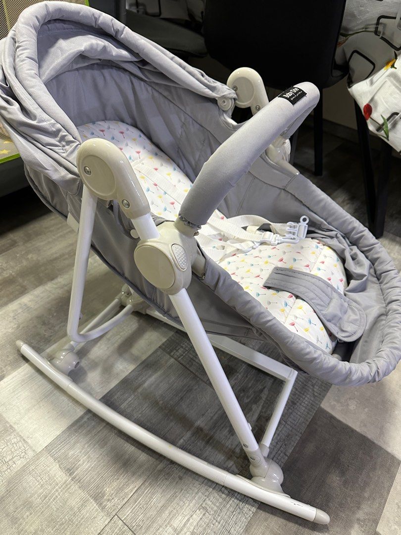 Rocking chair bassinet shop combo