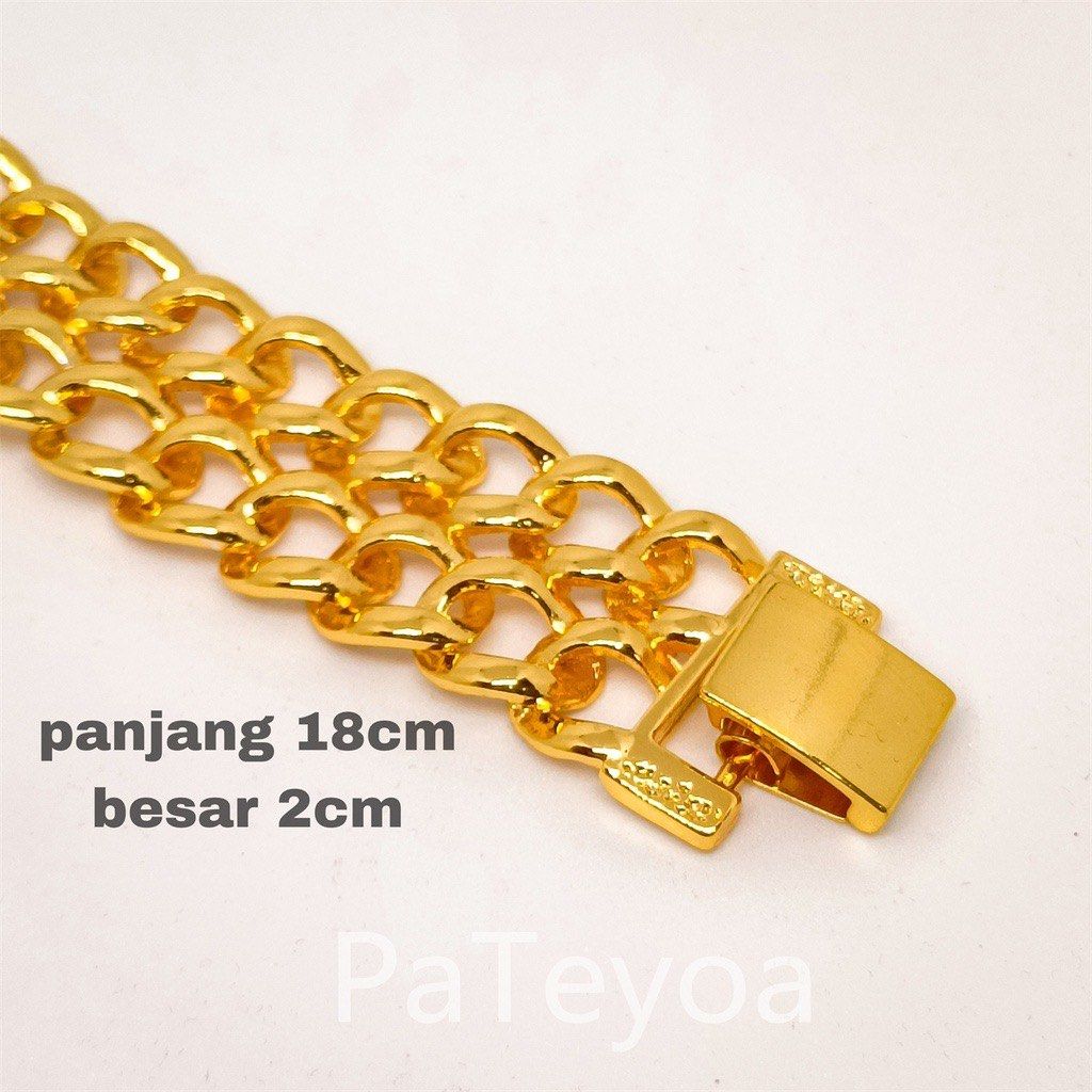Gold hand hotsell bracelet design