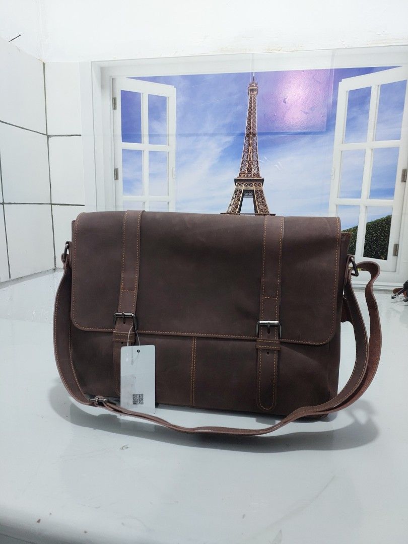 Messenger top bag pria