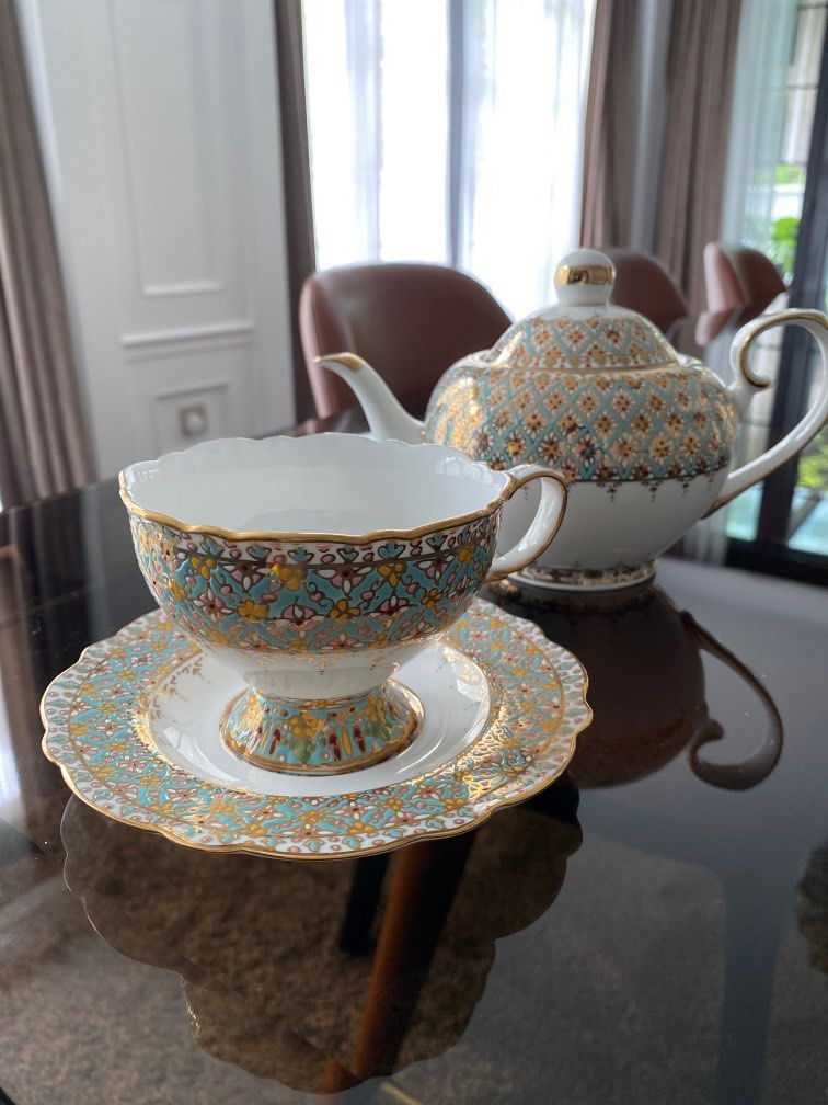 Beautiful fine bone China teapot and teacup set; hand painted; Thailand