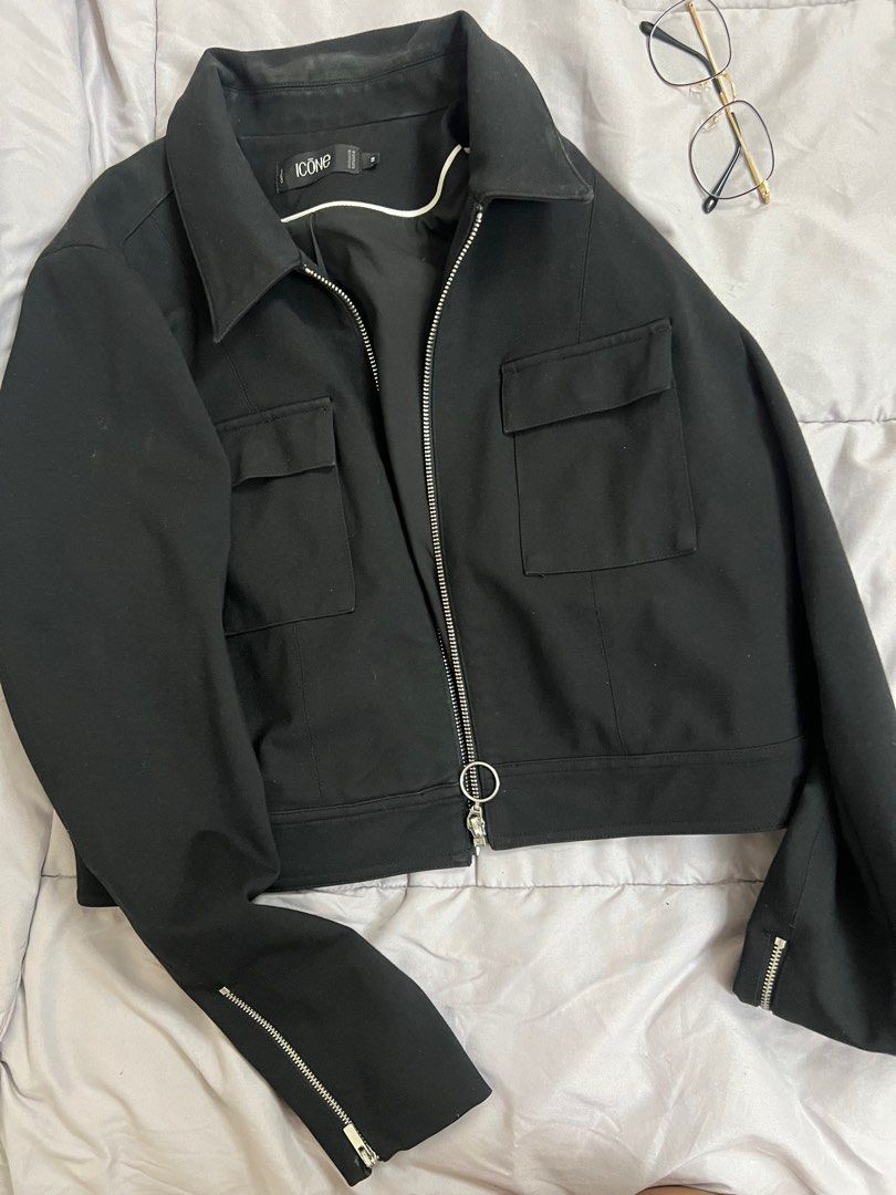 Black Jacket (Category: Coats, Jackets and Outerwear) located in Quezon City. Submitted by pivotyellowdeclutter (Listing ID 1223116409, Image 1). Description: .