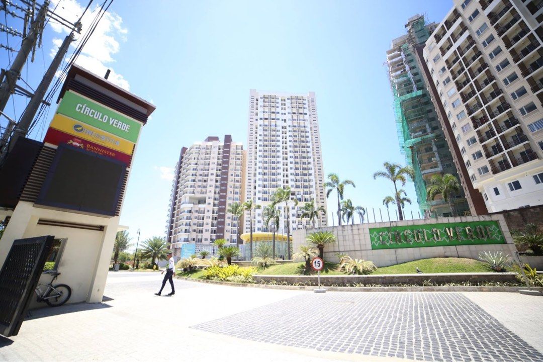 Circulo Verder Condominium Lleida Tower 1BR JR (Category: Apartments & Condos) located in Quezon City. Submitted by rc.cars (Listing ID 1223156545, Image 3). Description: For Sale Circulo Verde Condominium Brand New Lleida Tower 1BR / 1TB 38sqm 21st Floor With Balcony Semi Finished Selling Price 5.5m Owner Seller 09157777513.
