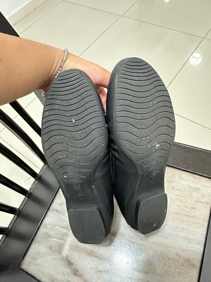clarks black flats