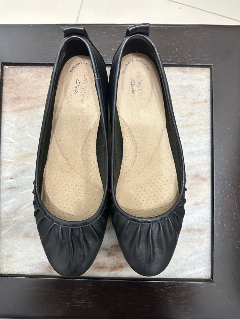 clarks black flats