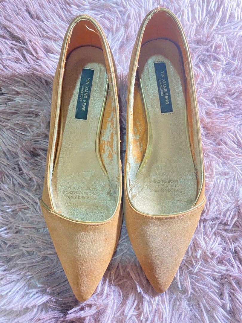 Closed heels on Carousell