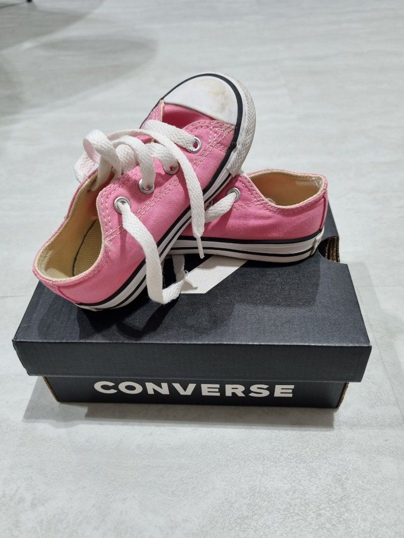 Pink baby shop converse