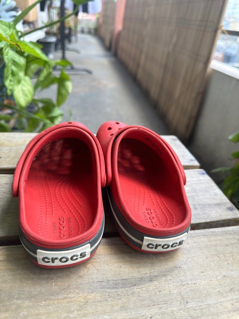 Mens red crocs size 11 outlet