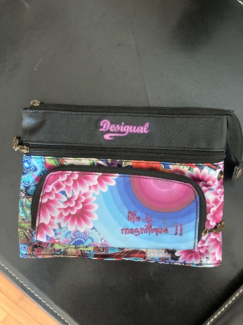 Desigual pouch