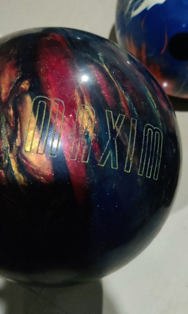 EBONITE MAXIM BOWLING BALL (15+ LBS), Sports Equipment, Sports & Games