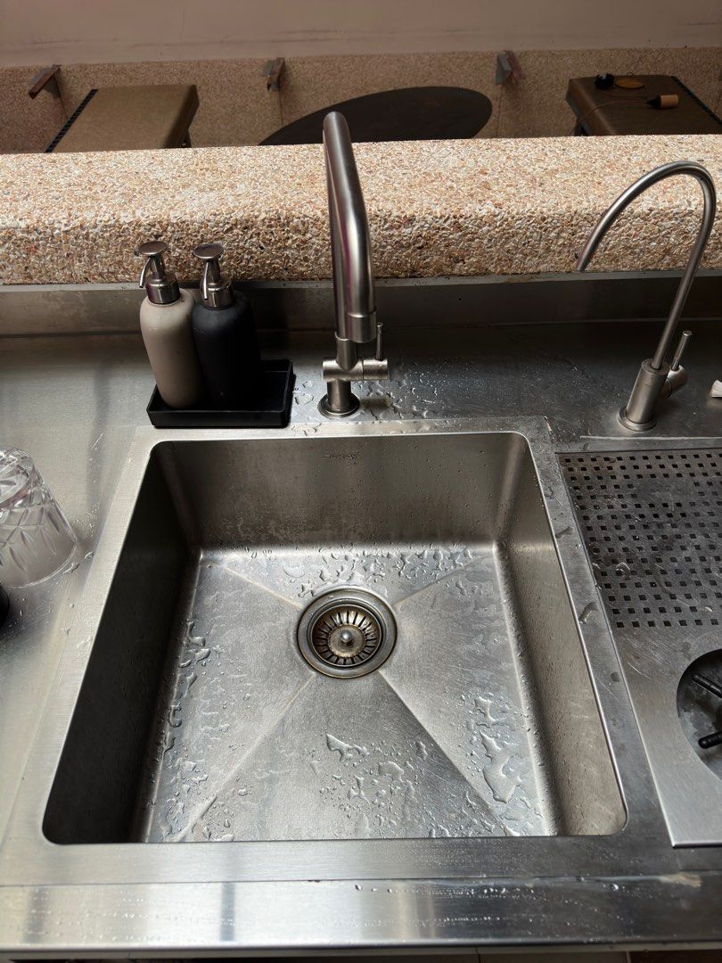 Elkay Sink w Faucet and Rinser, Furniture & Home Living, Bathroom
