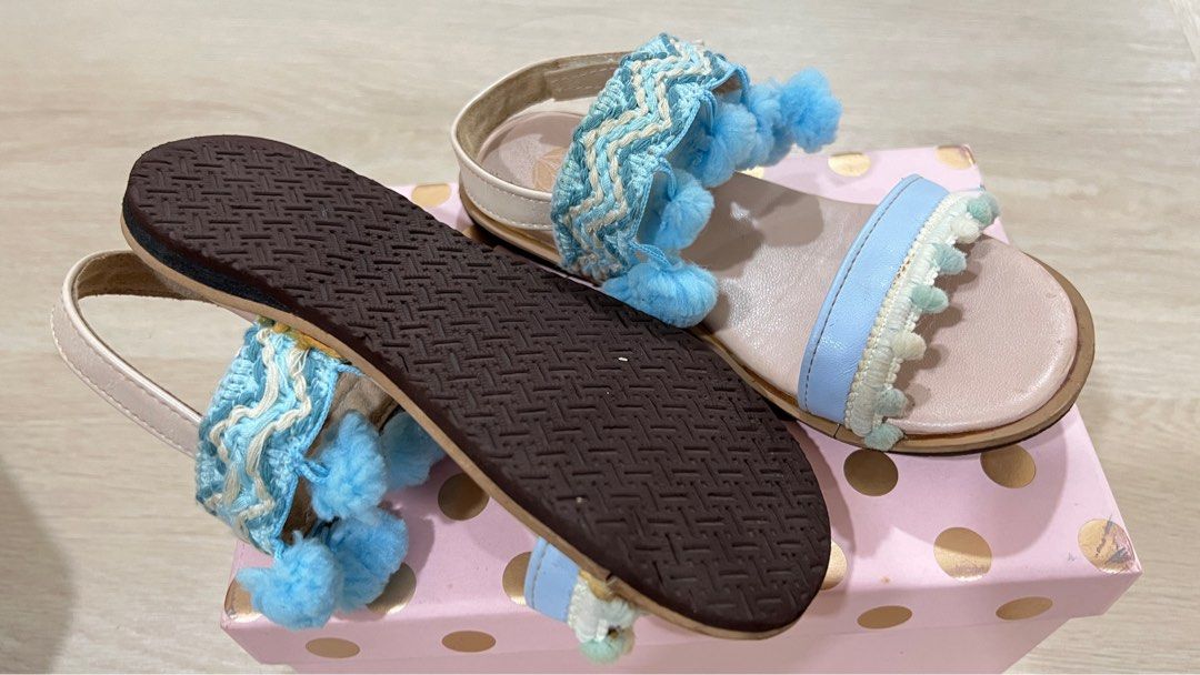 Girls pom pom discount sandals