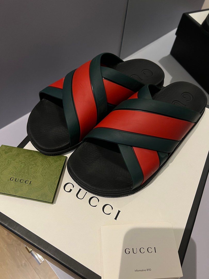 Gucci men's rubber hotsell slide sandal with web