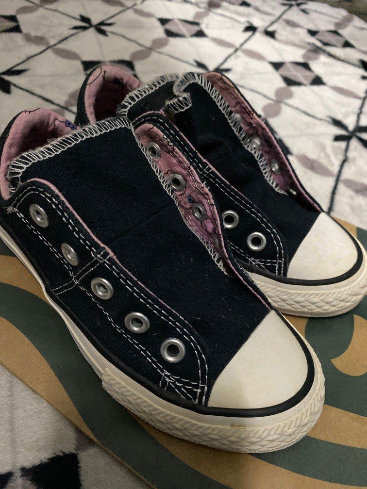 Hello kitty 2024 converse infant