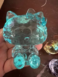 Hello Kitty Crystal