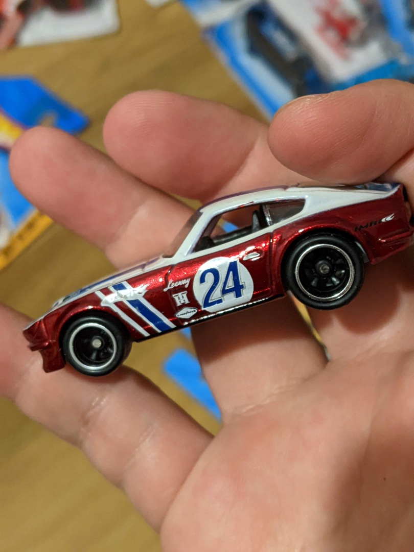 Hot wheels datsun sale 240z super treasure hunt
