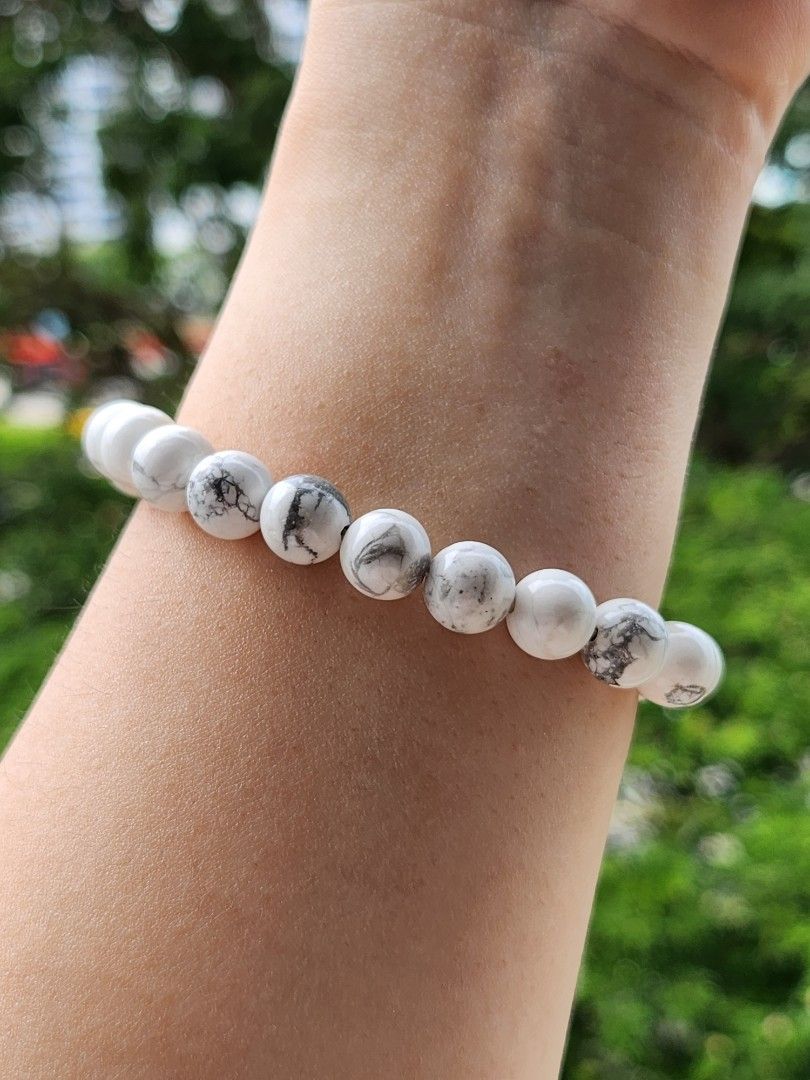 White clearance howlite bracelet