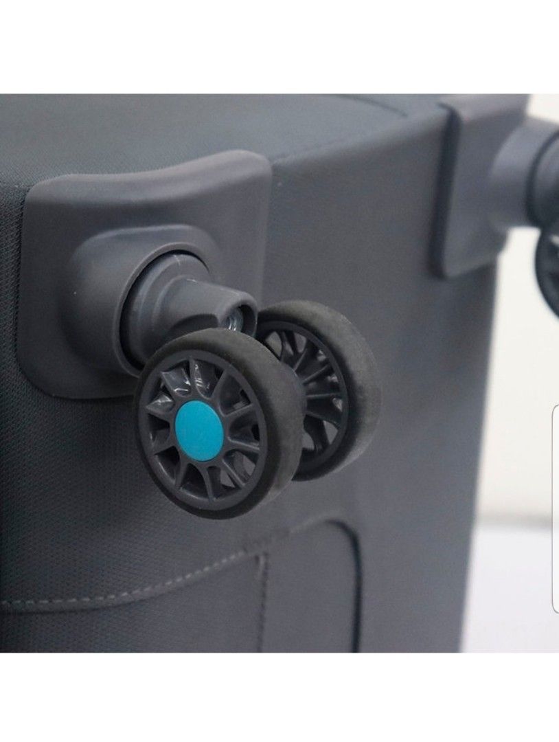 Hush Puppies Luxury Cabin Baggage/Luggage 693147 19", Hobbies & Toys