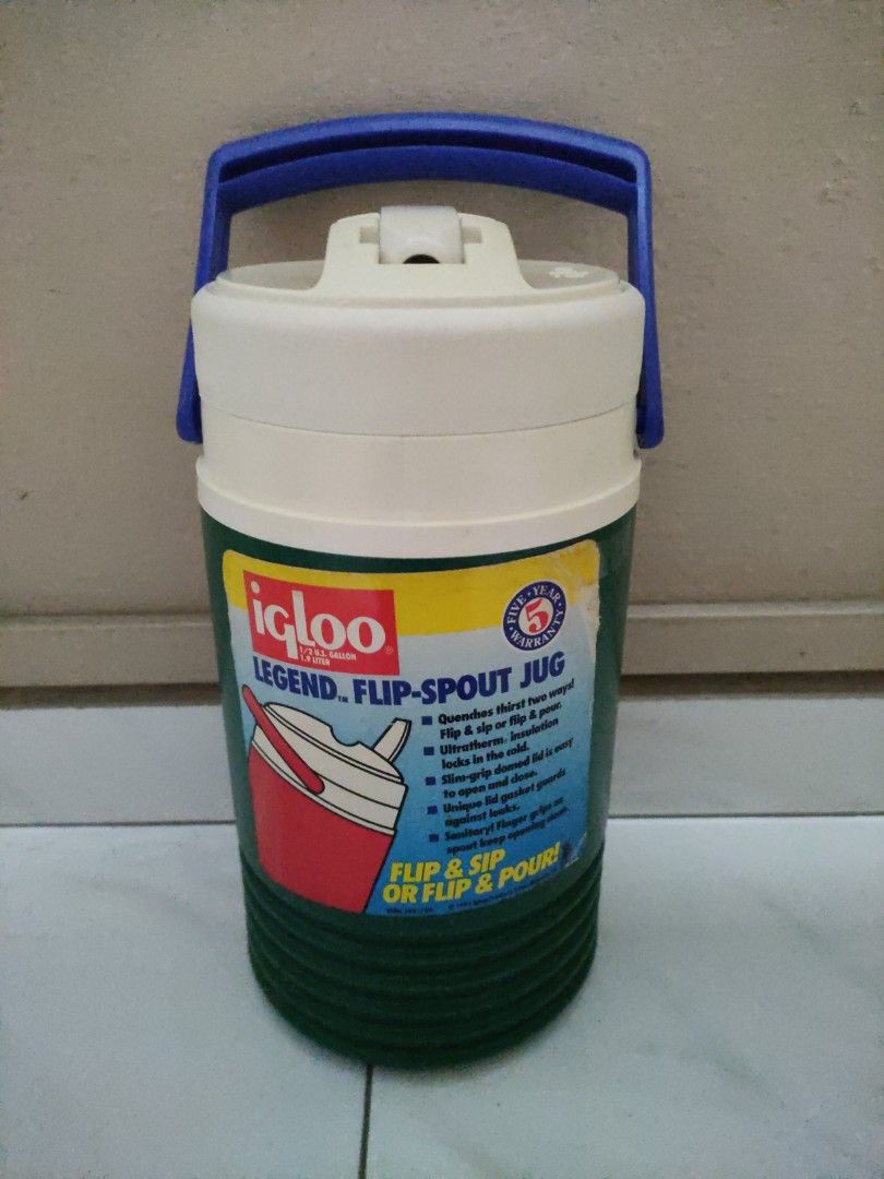 Igloo flip spout jag, Sports Equipment, Hiking & Camping on Carousell