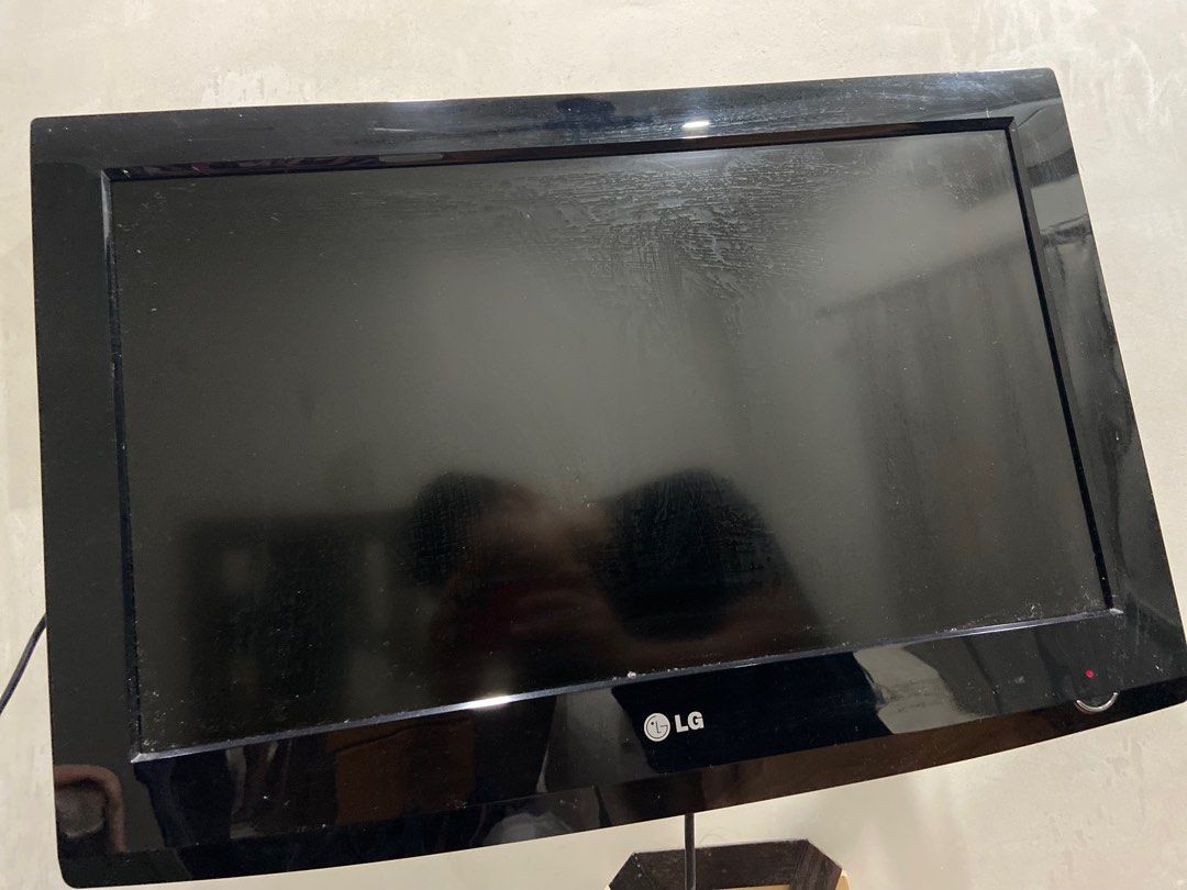 lg-tv-26inch-tv-home-appliances-tv-entertainment-tv-on-carousell