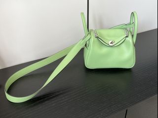 BNIB Hermes Lindy 26 ghw new season color, vert amande, Luxury, Bags &  Wallets on Carousell