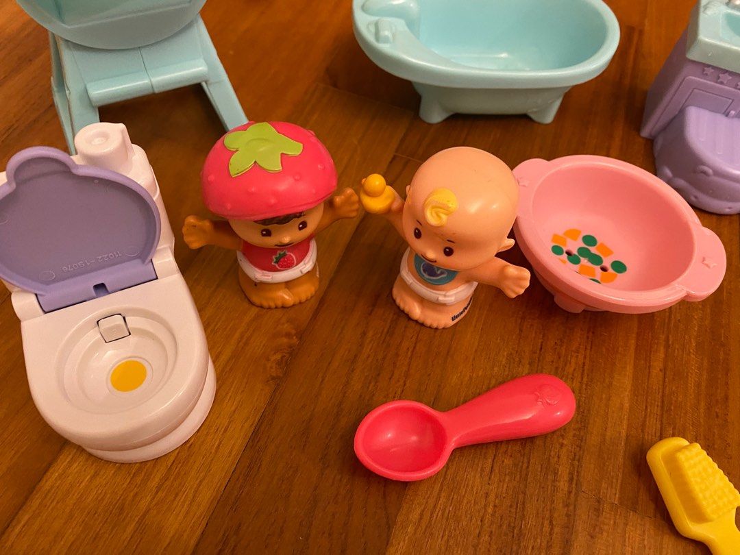 Little People Babies Love Care Gift Set figure and accessories set