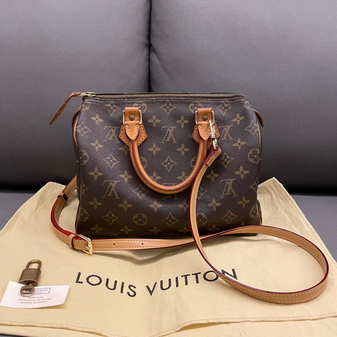 LV speedy 25 w/ lock and key, Luxury, Bags & Wallets on Carousell