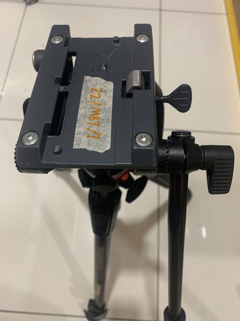 Manfrotto 500 Fluid Video Head With 190X Video Aluminum Tripod