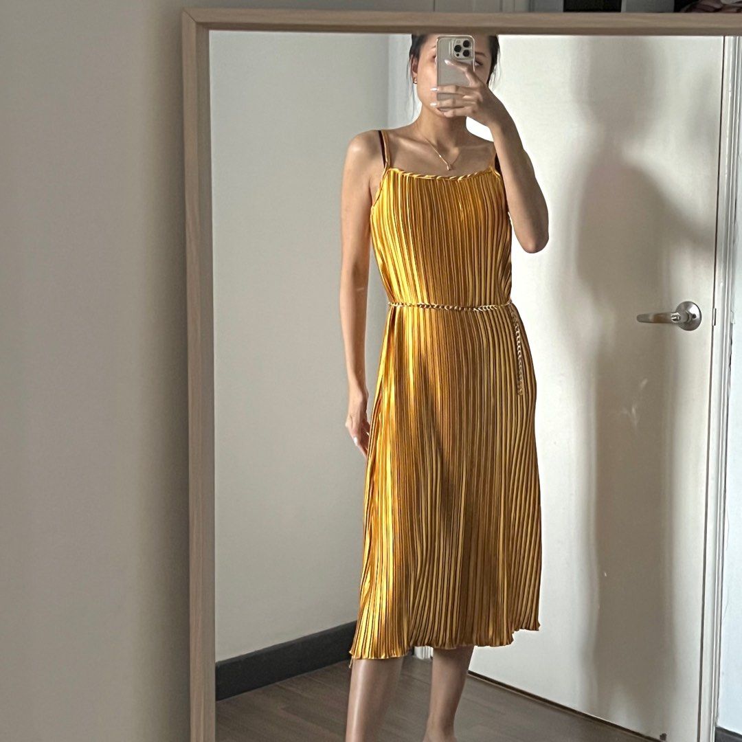 Mustard gold pleated midi dress Women s Fashion Dresses Sets Dresses on Carousell