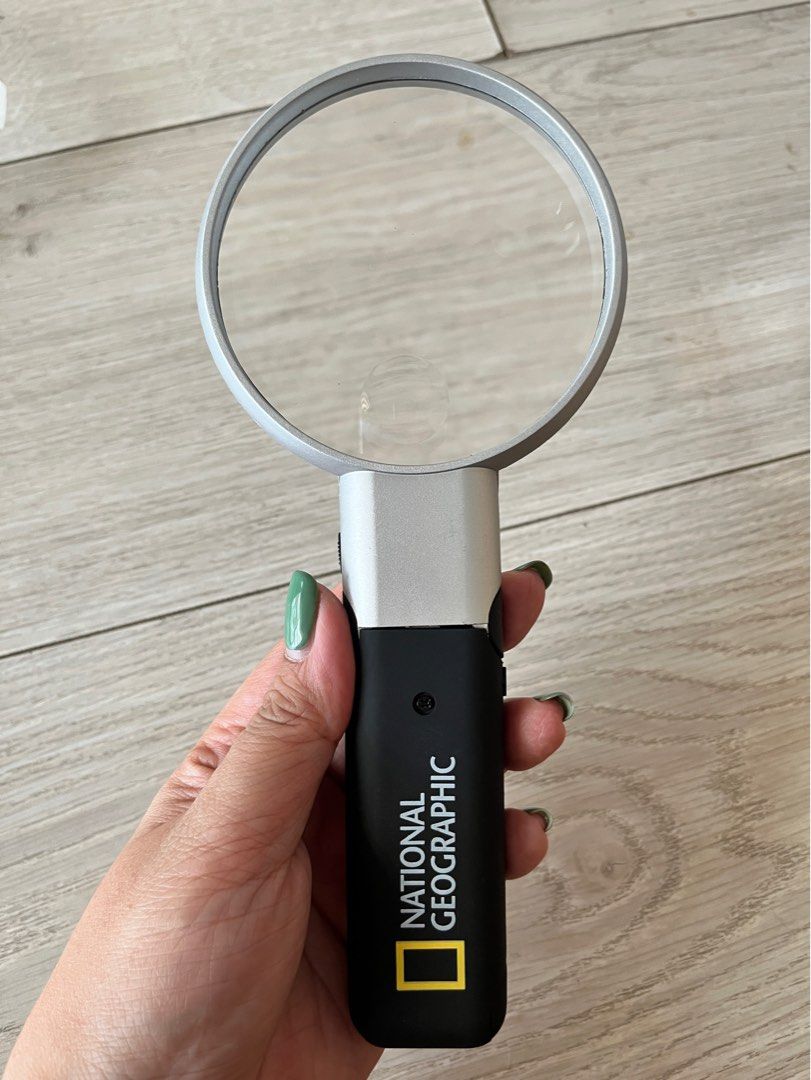 National Geographic Magnifying Glass with LED lights, Hobbies & Toys