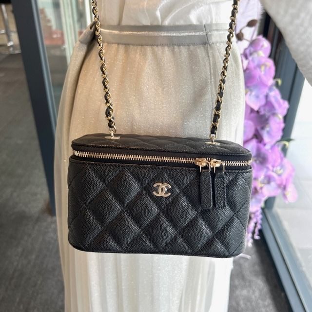 SOLD** NEW - CHANEL Vanity With Chain Black Caviar Leather GHW, Luxury,  Bags & Wallets on Carousell