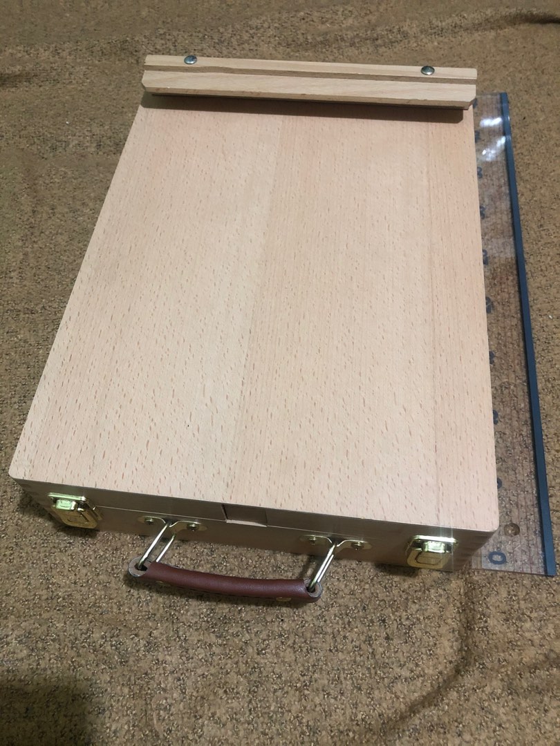 Portable easel carry case on Carousell