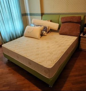 Queen size bed frames & Mattress
