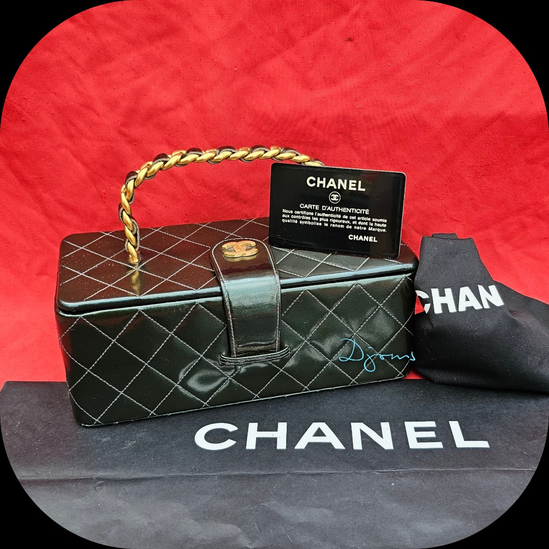Rare Vintage Chanel 24K Green Quilted Patent Mirror Vanity Case