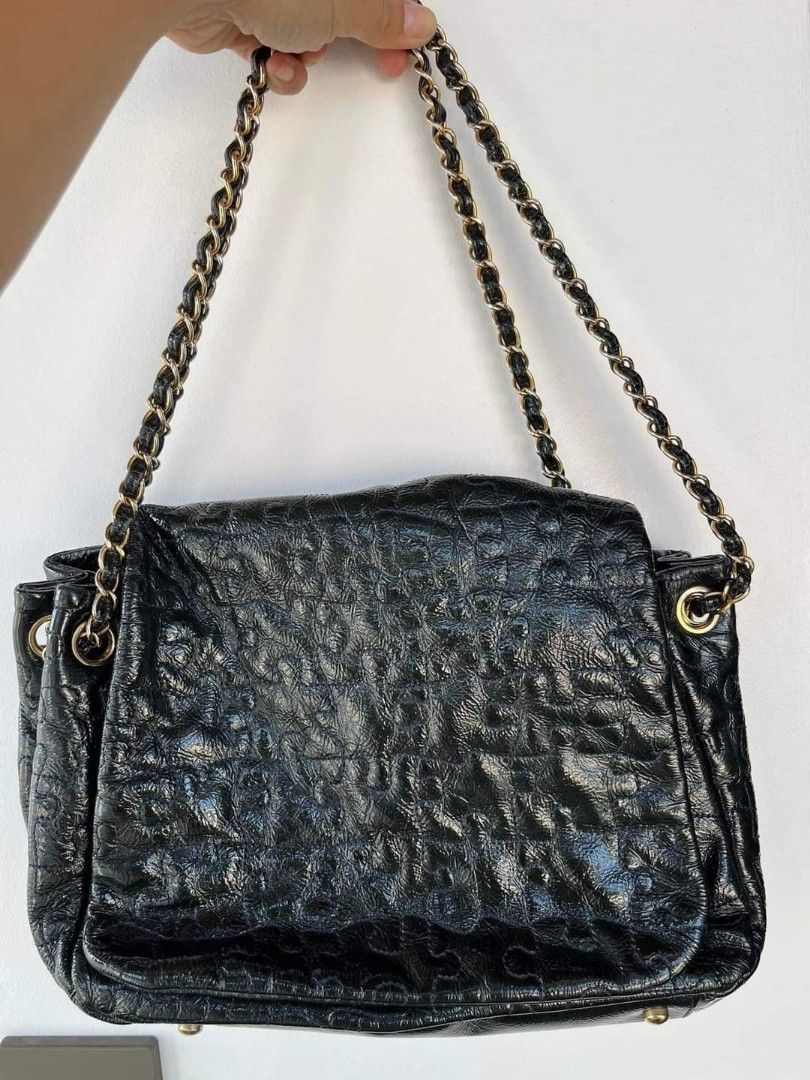 rushh.chanel PUZZLE (Category: Luxury Bags & Wallets) located in Butuan. Submitted by jen_pre (Listing ID 1223054011, Image 1). Description: rushh.holo intact.