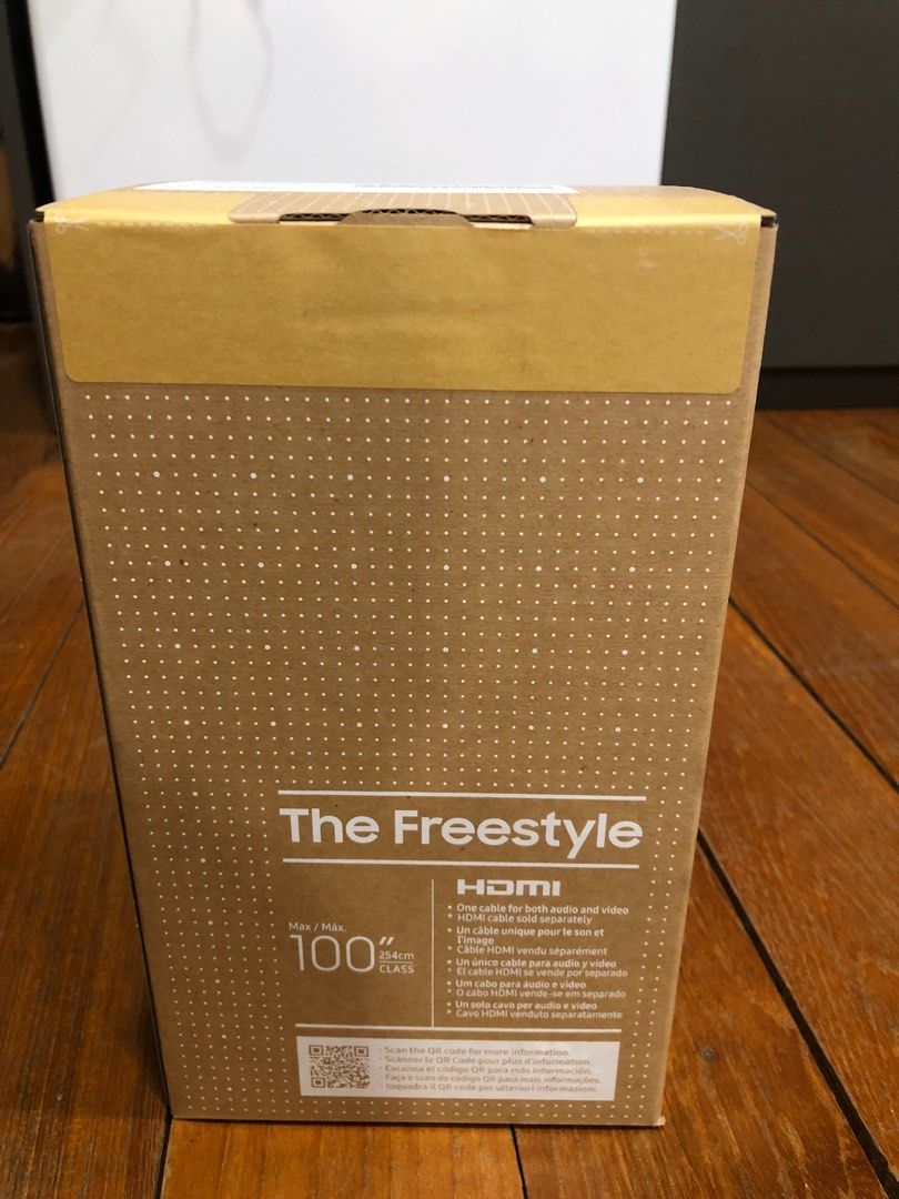Samsung the freestyle portable projector SP-LSP3BLA comes with case, TV ...
