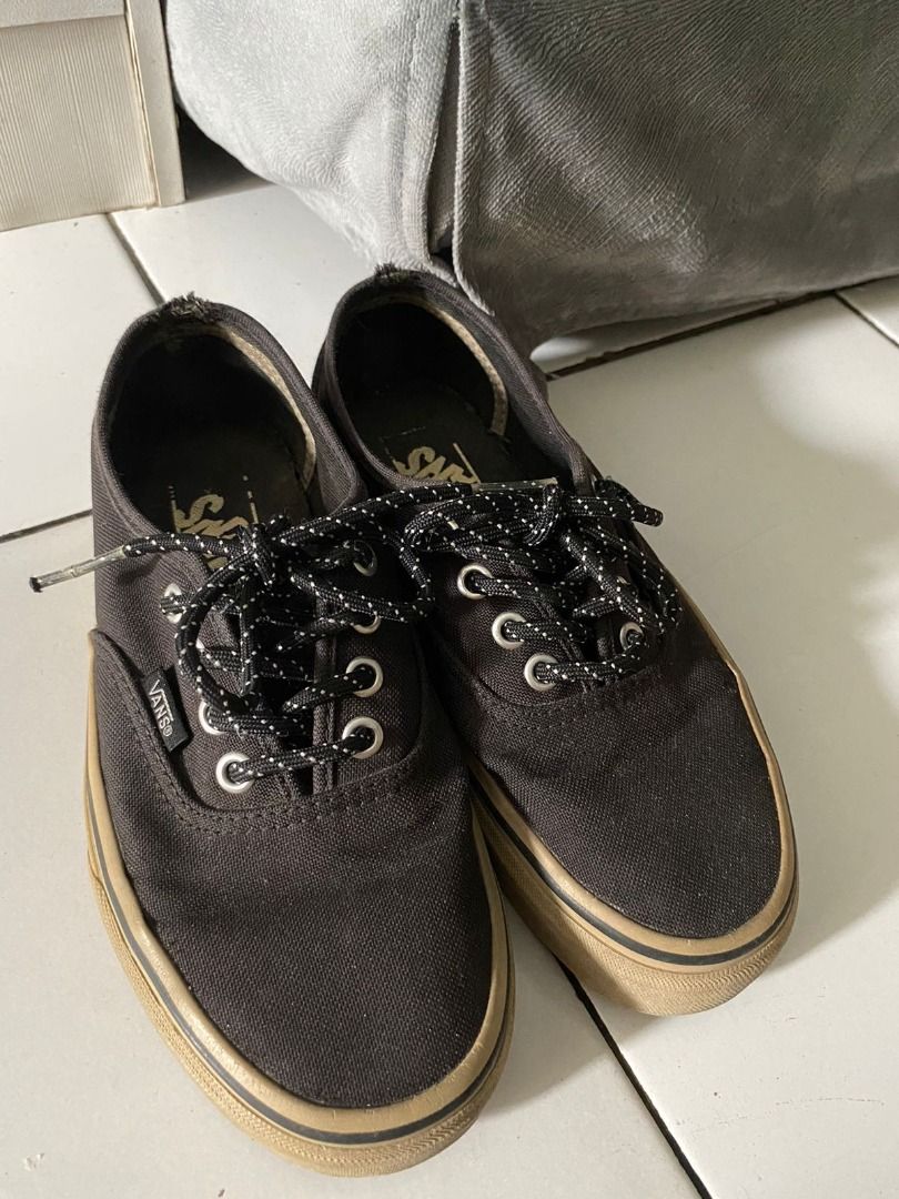 Sepatu vans shop limited edition
