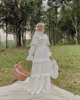 (Category: ) located in . Submitted by bee_wardrobe (Listing ID 1223067458, Image 1). Description: .
