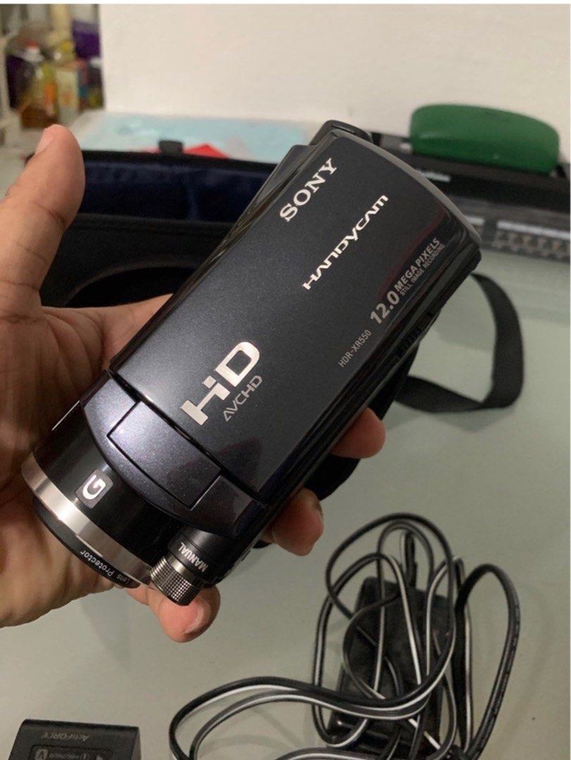 Sony HD video camera brand new condition used less than 10 time