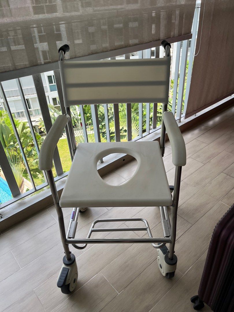 Stainless Steel Deluxe Commode with Retractable Footrest, Health & Nutrition, Assistive