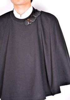 STEFAN COOKE JERSEY CAPE WITH LEATHER BADGES Size M