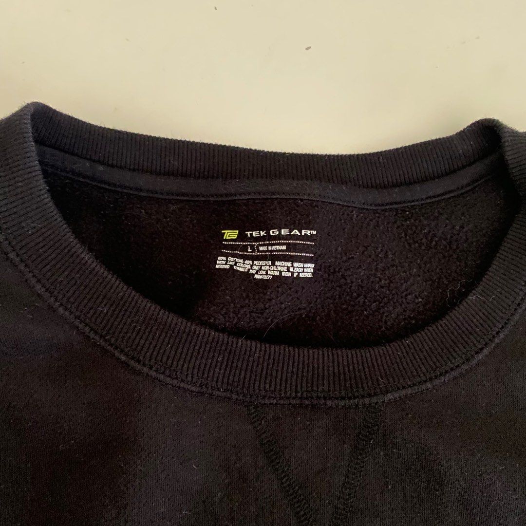Tek Gear Black Sweater (Category: Longsleeves) located in Muntinlupa City. Submitted by coldbrews (Listing ID 1223058121, Image 2). Description: please read the FULL description before inquiring! size: l on tag condition: has finger holes for a comfy sweater paw moment! the material is so nice and soft, got this from the us 🏷️ mop GCash ONLY 📮 shipping from Muntinlupa City via GoGo Express ONLY (Metro Manila rates are ₱80) can do Lalamove for s