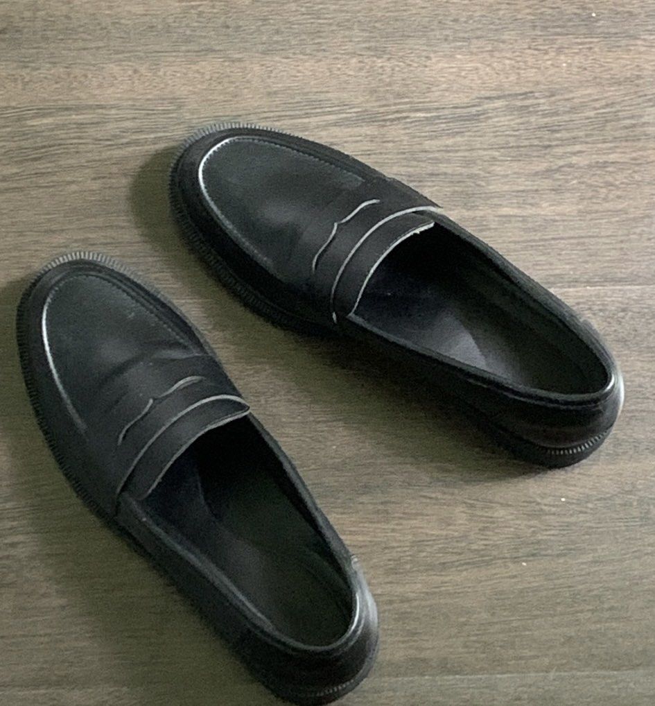Uniqlo black matte loafers