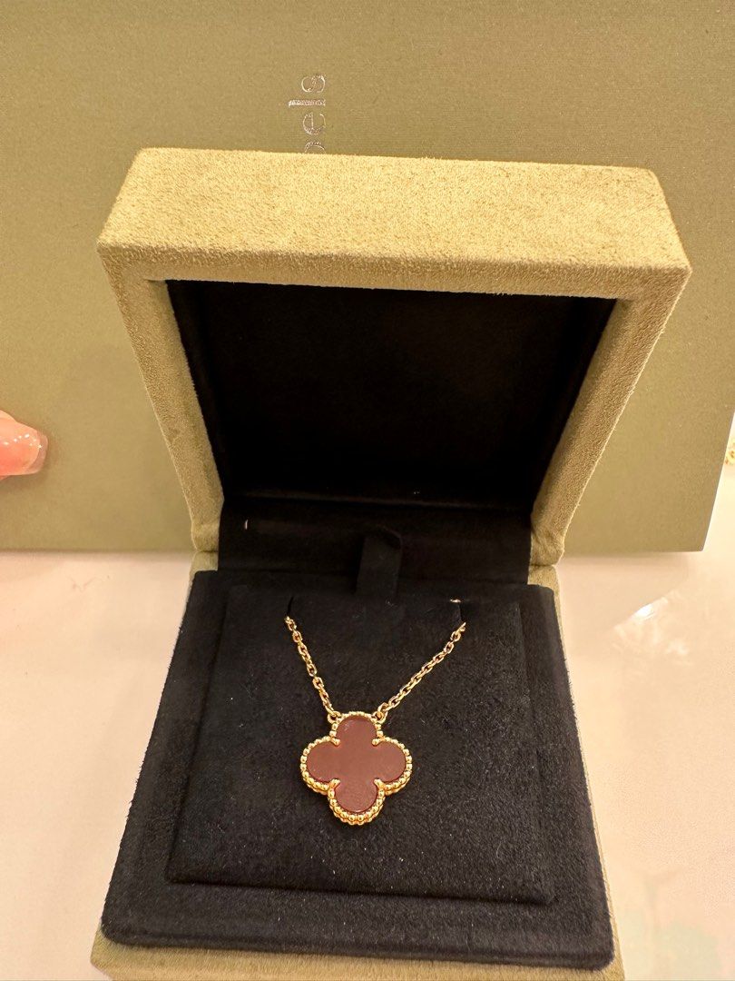Van Cleef Arpels, 名牌, 飾物及配件 Carousell