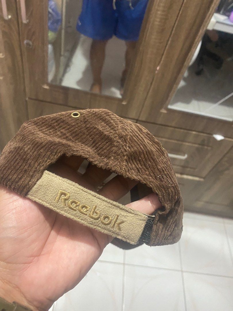 VINTAGE REEBOK CORD CHOCO BROWN (Category: Caps & Hats) located in Dumaguete. Submitted by khheenz30-28627 (Listing ID 1223127042, Image 2). Description: VINTAGE CORD CHOCO BROWN REEBOK CAP EXCELLENT CONDITION.
