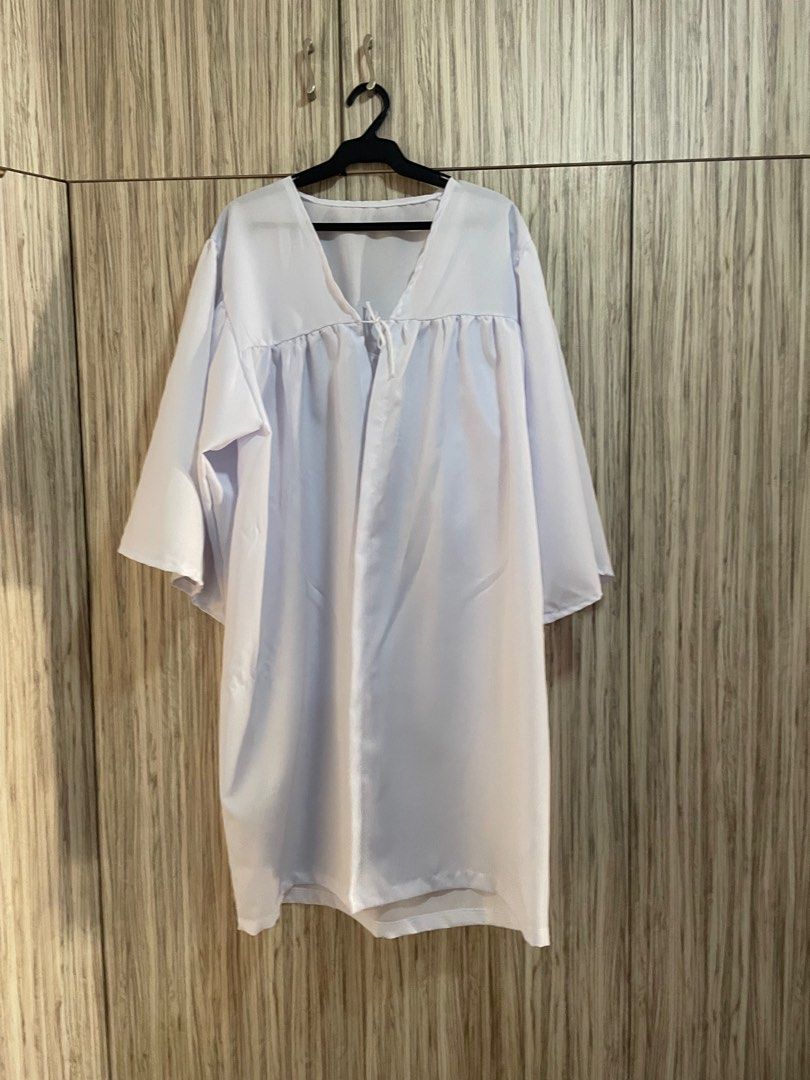 White toga medium size medium-large (Category: Dresses) located in Pasig City. Submitted by sevyenti (Listing ID 1223199314, Image 1). Description: Worn once .