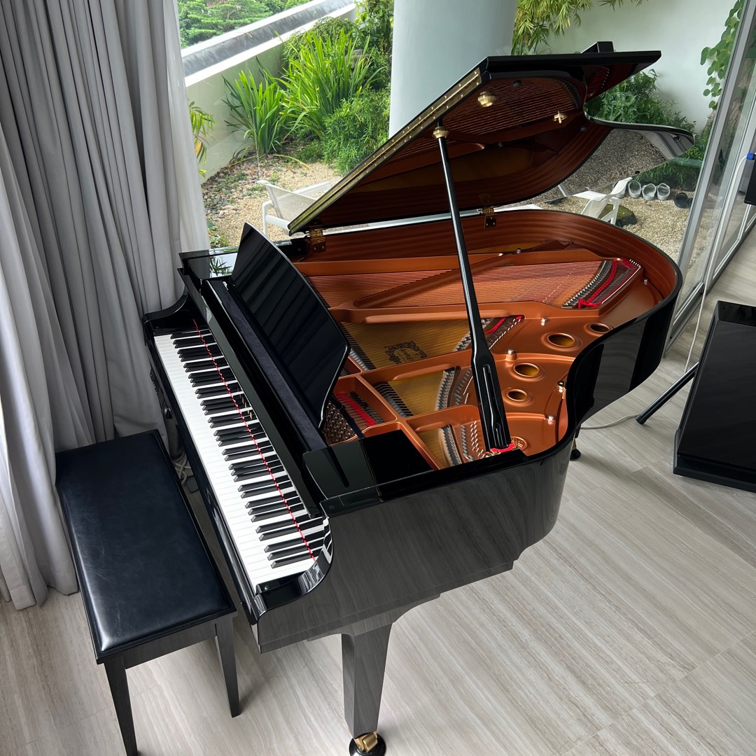 Disklavier e3 store