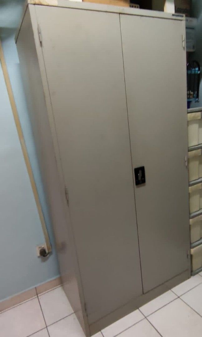 Metal cabinet second hotsell hand