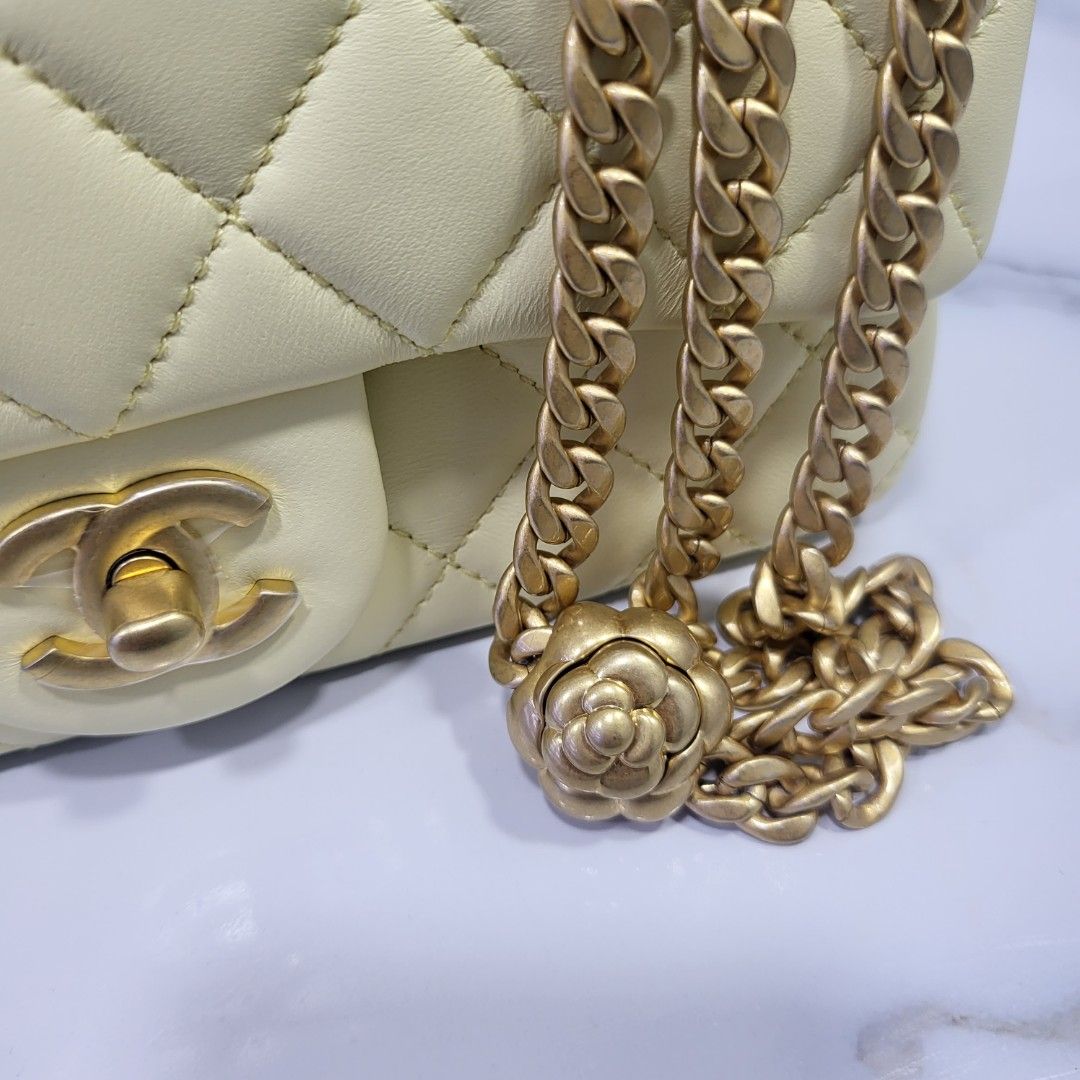 可簽卡+0%」Chanel Classic Mini Flap Bag 20cm cf 山茶花淡黃色金扣, 名牌, 手袋及銀包- Carousell